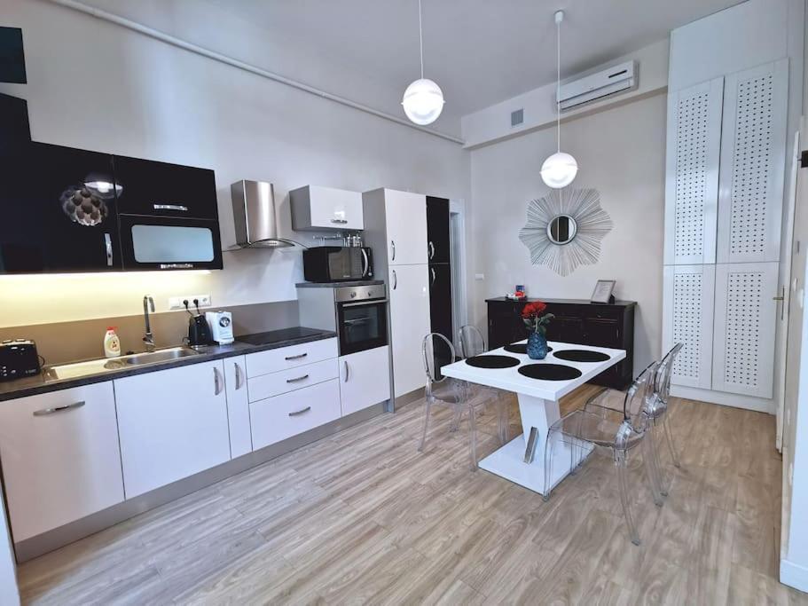 Luxury Apartment Near Astoria With Ac 부다페스트 외부 사진